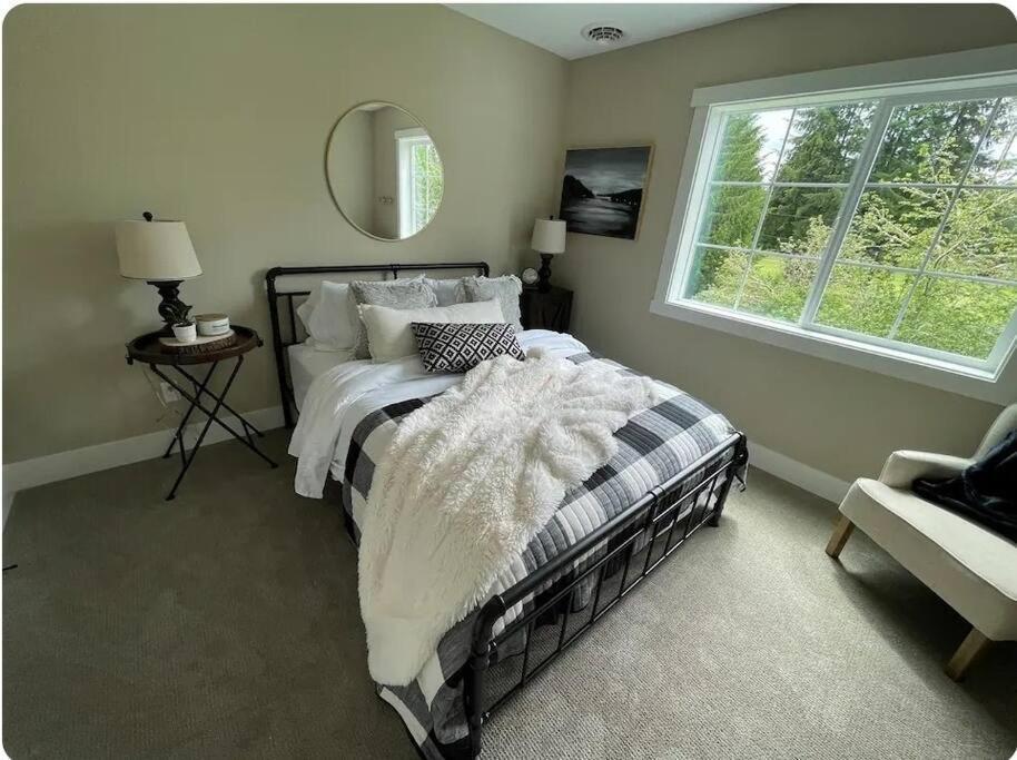 Romantic Cozy Cabin Walk To Lake Hot Tub Bikes Kayaks Grill Onalaska المظهر الخارجي الصورة