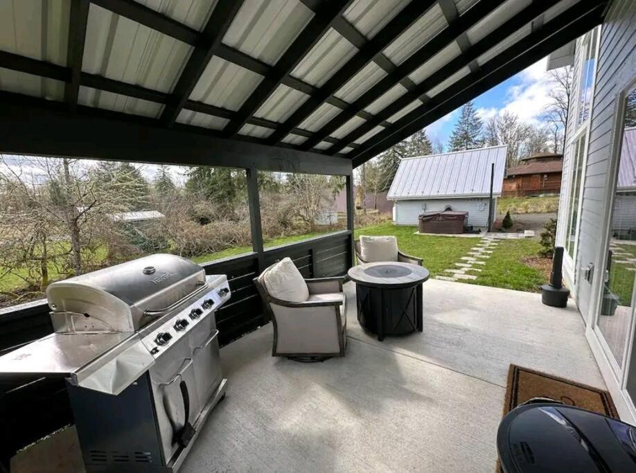 Romantic Cozy Cabin Walk To Lake Hot Tub Bikes Kayaks Grill Onalaska المظهر الخارجي الصورة